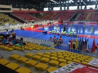 JY-706 Tribune télescopique rétractable moderne, système de sièges pliants pour salle de sport intérieure, gymnase scolaire