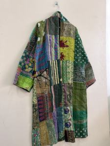 Manteau long en soie Kantha indien traditionnel fait main, style kimono - Product Image 4