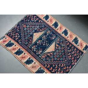 Petit tapis turc de 2,4 x 2,8 pieds, tapis persan vintage bleu et rouge en laine - Product Image 4