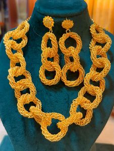 Dubai Vintage 24K chapado en oro conjunto de joyería de Bulgaria Material de cobre pendientes brazaletes peines broches - Product Image 3