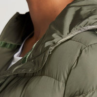 Blouson bomber matelassé vert olive pour femme avec logo brodé, manches longues, boutons recouverts, respirant, idéal pour l'hiver et les activités de plein air
