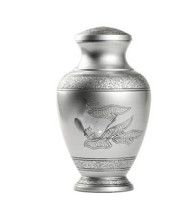 Urne funéraire royale en argent pour cendres humaines-Urne funéraire pour adultes fabriquée à la main-Grande urne abordable pour cendres (Arcadia Black, Adult) - Product Image 3