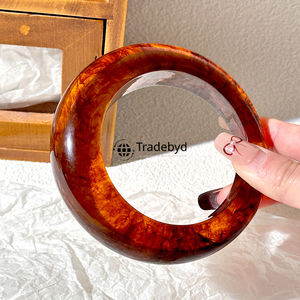 Bracelet festif en résine de qualité supérieure pour tenues traditionnelles et modernes Bijoux unisexes faits à la main par Tradebyd - Product Image 3