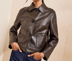 Chaqueta de Cuero Sintético PU de Corte Ajustado con Cuello Camisero, Manga Regular, Largo Corto, Color Sólido, Cierre de Cremallera, Ropa Casual de Otoño - Product Image 1