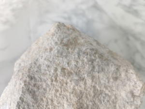 Pyrophyllite สำหรับอิฐทำให้มั่นใจได้ถึงความแข็งแรงและความทนทานของโครงสร้างสูงภายใต้อุณหภูมิที่แปรปรวนและโหลด - Product Image 4