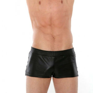 Short en cuir véritable décontracté à motif solide et à la mode pour hommes avec bretelles latérales Short rembourré personnalisé au design unique - Product Image 2