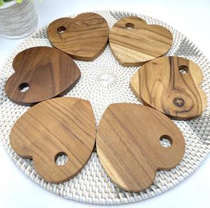 Posavasos con cuentas hechos a mano-Posavasos clásicos con respaldo de poliéster (4x4 pulgadas) Iglesia portátil y regalos religiosos - Product Image 1