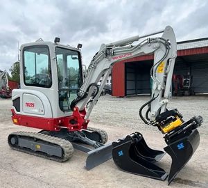 รถขุดตีนตะขาบมือสองแท้รุ่น Takeuchi TB225/TB260 ขนาด 3.5 ตัน /JCB/ ปั๊มเกียร์บ็อกซ์ PLC ทนทานจากญี่ปุ่น - Product Image 3