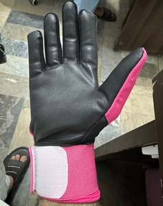 ถุงมือตีเบสบอลหนังแท้แบบสั่งทำขายส่ง คุณภาพดี ทนทาน สำหรับผู้ใหญ่ เล่นซอฟต์บอลได้ทั้งมือซ้ายและขวา ป้องกันมือได้อย่างมีประสิทธิภาพ - Product Image 5
