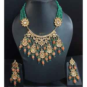 Colgante de oro de diseñador con cuentas verdes y pendientes Conjuntos de joyería de moda - Product Image 3