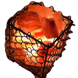 Lampe au sel de l'Himalaya en fer forgé de qualité supérieure dans la conception de style amoureux pour la décoration intérieure et l'approvisionnement en gros en vrac - Product Image 2