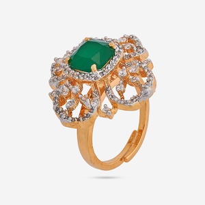 Anillo con Zirconias - Moderno y a la Moda - Chapado en Oro - Micro Pavé y Engaste Invisible - Ideal para Fiestas - Product Image 1