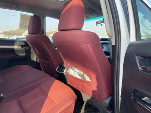 Camioneta 4x4 2024 con Volante a la Izquierda, Interior Rojo, Diseño de Carrocería Resistente, Estado Usado en Buenas Condiciones - Product Image 4