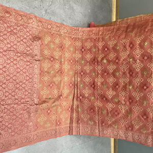 Sari Tradicional de Viscosa para Invierno, Estilo Royal Sheen, para Fiestas, Absorbe la Humedad y no se Arruga - Product Image 1