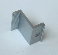 Pince d'extrémité de montage de panneau solaire EuroHa ESA en aluminium anodisé argenté pour profilés de 2 à 4 mm – Accessoire à prix compétitif, garantie 10 ans