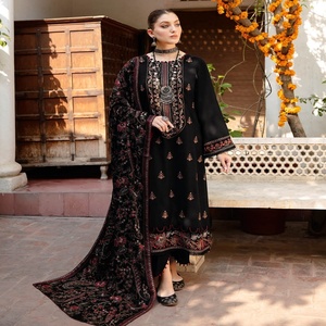 Ramsha ชุดเดรส3ชิ้นสำหรับผู้หญิง, คอลเลคชั่นฤดูหนาวจากนักออกแบบจาก reet pakistan - Product Image 6
