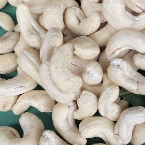Wholesale High Quality Cashew <b>Nut</b> In Tin Can W180 Commercial Quality Santigo Vietnam Factory Exported To Eu, Middle East - Product Image 1