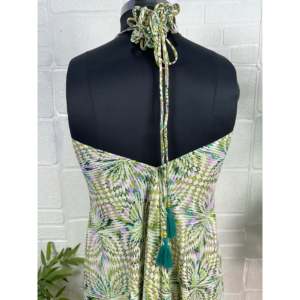 Vestido Maxi Halter Floral Hecho a Mano, Elegante Vestido de Verano Estilo Boho Vintage, Largo hasta la Rodilla, Viscosa Digital Sostenible para Ocasiones Casuales y de Club - Product Image 6