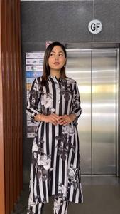 Costume et pantalon de travail en mousseline à impression numérique tendance Vêtements de rue décontractés Costume imprimé assorti pour femmes et filles - Product Image 3