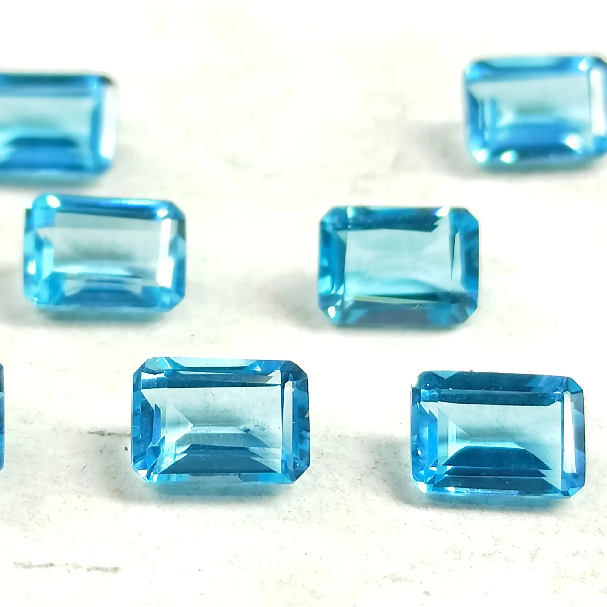 Hochwertiger natürlicher schweizer blauer Topaz-Achtog 6 × 4 mm gesichertes Smaragdgeschnittener blauer Topaz loser Edelstein aus indischem Lieferanten