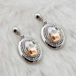 Kriaa Pendientes colgantes de piedra de cristal chapados en rodio marrón 1313646D Producto - Product Image 1