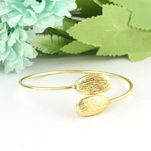 กำไลข้อมือทองอัลมอนด์สำหรับผู้หญิงสายบางปรับได้เปิดหน้า18K สร้อยข้อมือชุบทอง - Product Image 3