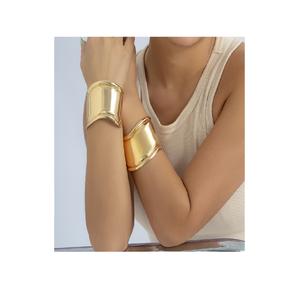 Conceptions de bracelets d'angle de coin de manchette en laiton de mode et échantillon gratuit d'artisanat naturel de prix bon marché de taille personnalisée - Product Image 4