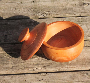 Boîte à épices en bois d'inspiration traditionnelle pour une expérience culinaire culturelle favorisant l'utilisation organisée des masala - Product Image 1