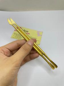 Pousse-cuticules plaqué or mat Pousse-cuticules en acier inoxydable à double extrémité pour ongles et manucure avec logo personnalisé - Product Image 4