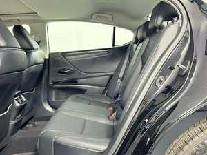 Lujosa Toyota ES 350 FWD Turbo 2024 Usada con Llantas de Aleación R17, Volante a la Izquierda, Asientos de Cuero Oscuro, Sistema de Navegación y Arranque Remoto - Product Image 5