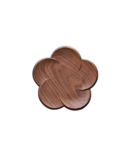 Sous-verres en bois classiques New Look, détails complexes, écologiques, accessoires de table vintage haut de gamme (diamètre personnalisé) - Product Image 5