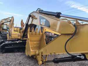 USA original de bel état utilisé pour la pompe modèle de la machinerie lourde 2016 de l'excavatrice 329D2 à vendre - Product Image 3