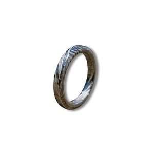 Anneau torsadé en acier Damas personnalisable, couteaux professionnels faits à la main OEM pris en charge par le fabricant - Product Image 1