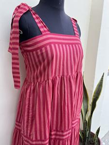 Élégant ensemble Kurti en coton lourd pour femme Nouveau designer de vêtements de fête avec une impression exquise sur les quatre côtés pour les occasions spéciales - Product Image 3