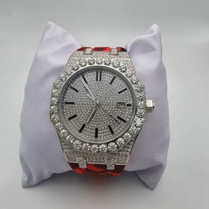 Suministro directo de fábrica de caucho rojo redondo Iced Out Mossinate Diamond Watch con vidrio resistente a los arañazos disponible al mejor precio - Product Image 2
