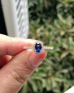 Ovale Tanzanite Halo Bague En Argent Sterling Décembre Pierre De Naissance À La Main Élégant Bijoux De Pierres Précieuses Cadeau Pour Elle - Product Image 1