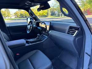 รถยนต์สะอาด ดีลเชื่อถือได้ ปี 2025 เล็กซัส GX 550 Overtrail+ เครื่องยนต์ Twin-Turbo V6 ขับเคลื่อน 4 ล้อ พร้อมอุปกรณ์ครบครัน - Product Image 6