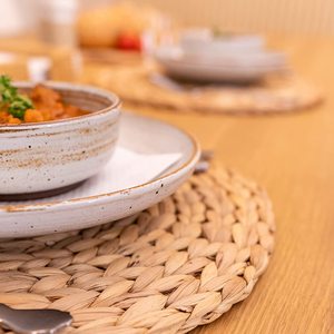 Manteles individuales de jacinto de agua vietnamita más baratos, manteles individuales tejidos antideslizantes, placas cargadoras de mimbre hechas a mano para mesa de comedor - Product Image 3