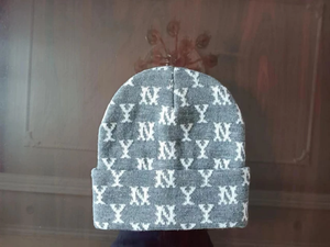 2024 hiver haute qualité laine Ins Style tricoté chapeau chaud avec Protection des oreilles Logo personnalisable hommes et femmes chapeau de voyage - Product Image 6