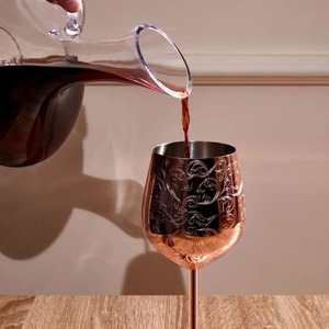 แก้วทองแดงพิมพ์ลายดีไซน์เนอร์สีขาวอุปกรณ์บาร์คุณภาพระดับพรีเมียมสำหรับไวน์เครื่องดื่มคาเฟ่ของตกแต่งบ้านทานอาหารและปาร์ตี้จากอินเดีย - Product Image 6