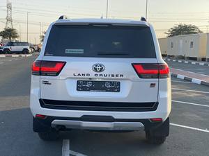 MEILLEURE OFFRE Toyota <span class=keywords><strong>Land</strong></span> <span class=keywords><strong>Cruiser</strong></span> <span class=keywords><strong>GR</strong></span> d'occasion, modèle <span class=keywords><strong>2023</strong></span>, spécifications GCC, prête à être expédiée - Product Image 3