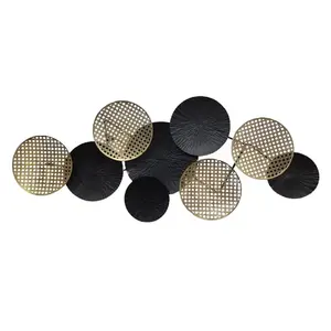 Arte de pared de metal de último estilo en negro y dorado - Product Image 6