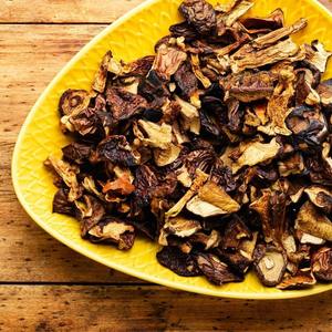 Hongos secos a granel a precio asequible, directo de origen, suministro de hongos secos de excelente sabor para la demanda del mercado - Product Image 4