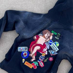 เสื้อฮู้ดดี้ปักลาย OEM รุ่น Autumn Patch คุณภาพสูง เนื้อผ้าหนา เป็นมิตรกับสิ่งแวดล้อม ระบายอากาศได้ดี ทรงโอเวอร์ไซส์ ผ้าฝ้าย ดีไซน์ปักลาย - Product Image 3