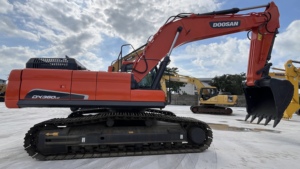 Excavatrice sur chenilles longues d'occasion d'origine coréenne Doosan DX360LC-9C avec moteur Scania - Product Image 3