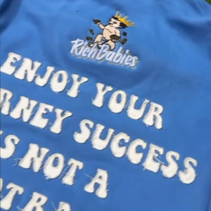 เสื้อกันหนาวมีฮู้ดแบบสวมศีรษะของผู้ชายเสื้อครอปโอเวอร์ไซส์ผ้าคอตตอนปักลาย100% โอเวอร์ไซส์ - Product Image 6