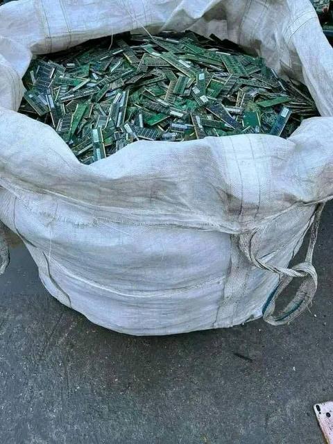 CPU Scrap With Gold Pins For Gold Recovery Wholesale High Demand Electronics Recycling Material Buy Cheap Ram Scrap all sizes