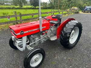 รถแทรกเตอร์เมสซี่เฟอร์กูสันใหม่ขายส่งบรรทุกในตู้คอนเทนเนอร์ MF 135 รถแทรกเตอร์อย่างสมเหตุสมผล - Product Image 3