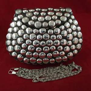 Bolso de mano de estilo moderno Vintage bohemio más vendido para adolescentes niñas MOP incrustaciones de Metal precio barato dirección artesanal India - Product Image 1