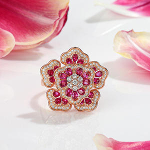Anillo Jeulia Flowery Beauty en plata de ley con tono oro rosa y circonita - Product Image 4